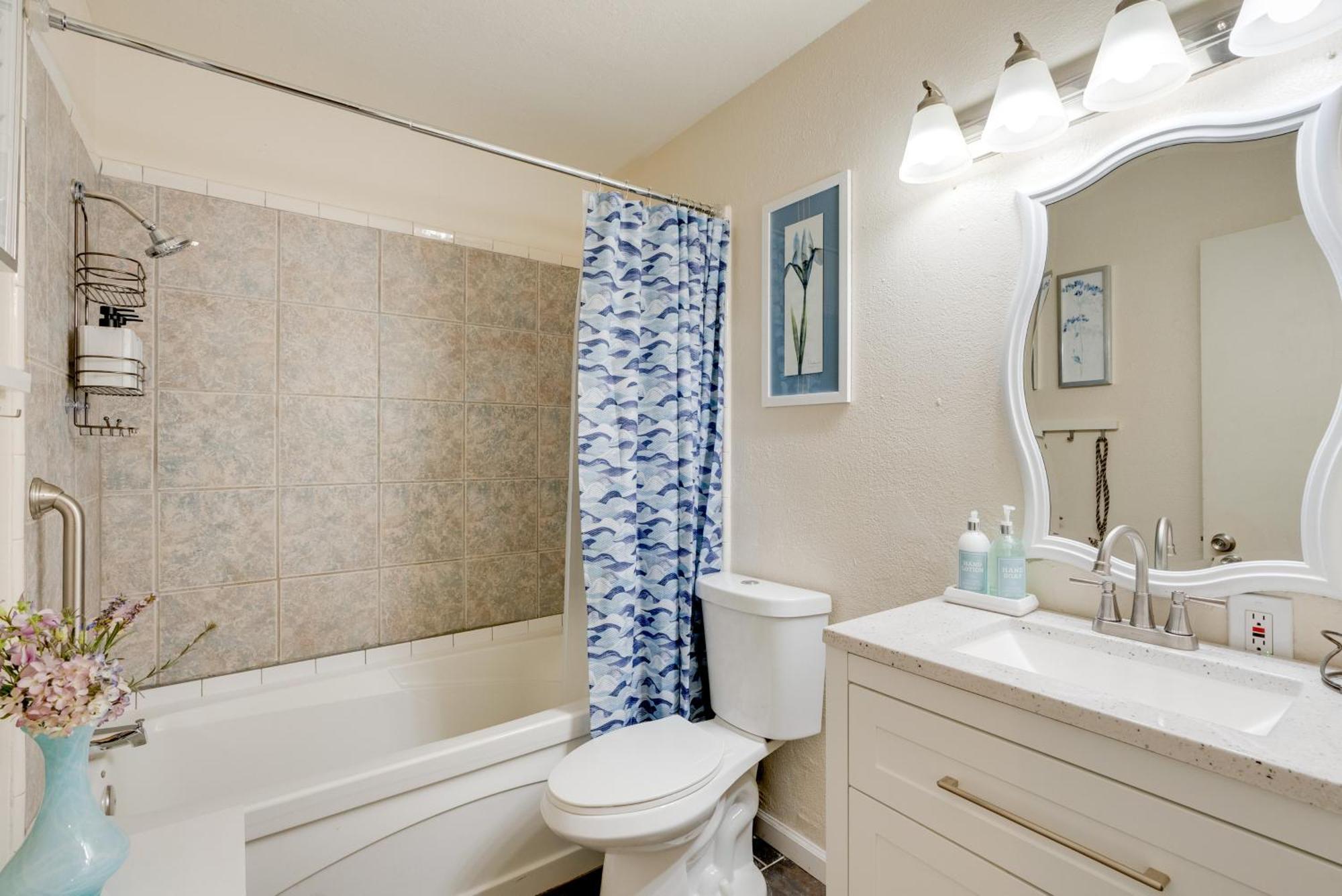Breezy Fresno Home - Near Airport And Downtown Ngoại thất bức ảnh